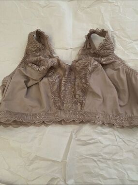 Breezies Lace-Trim Soft Bralette in Taupe